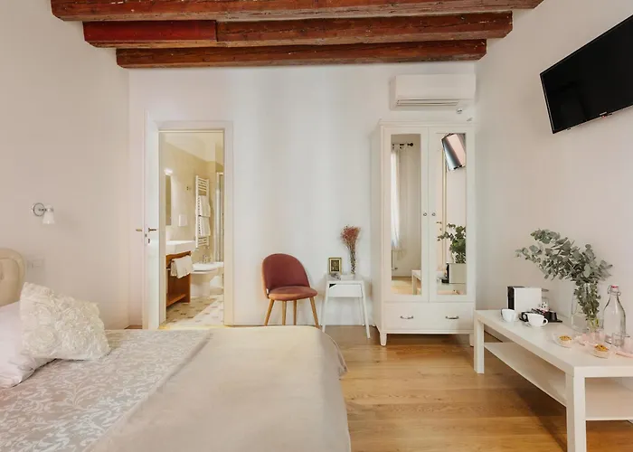 לינה וארוחת בוקר Bianca Cappello House